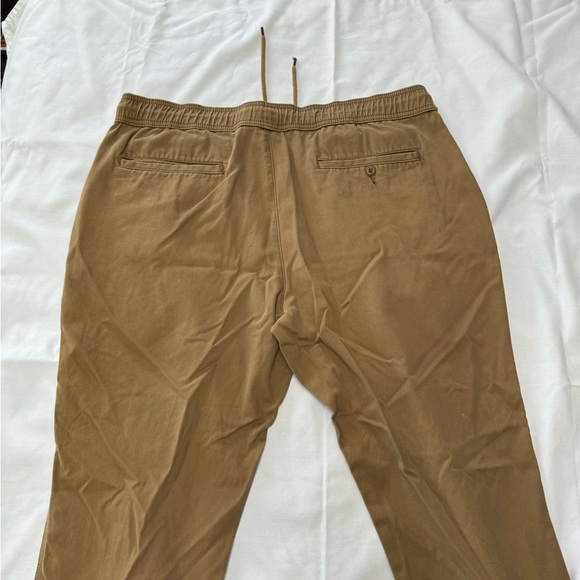 Men’s jogger pants. - Picture 2 of 3